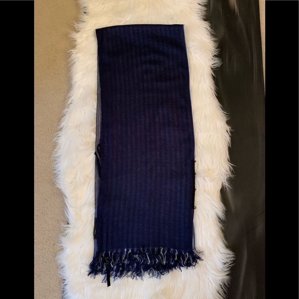 BCBGMaxAzria Versatile Scarf - Picture 4 of 10